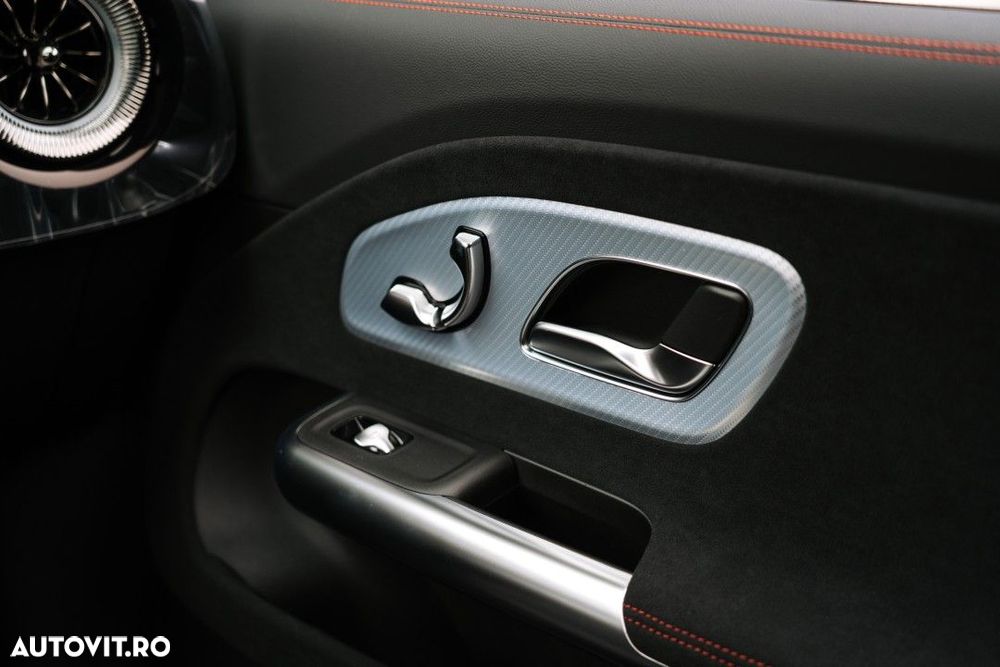 Mercedes-Benz CLA 350 4MATIC Coupe - 32