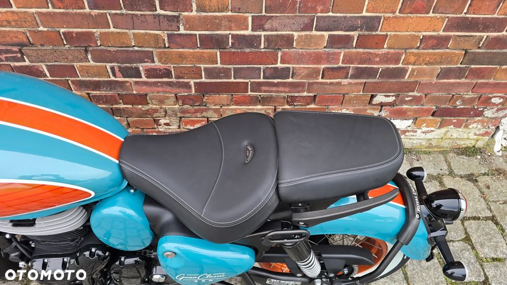 Royal Enfield Classic - 7