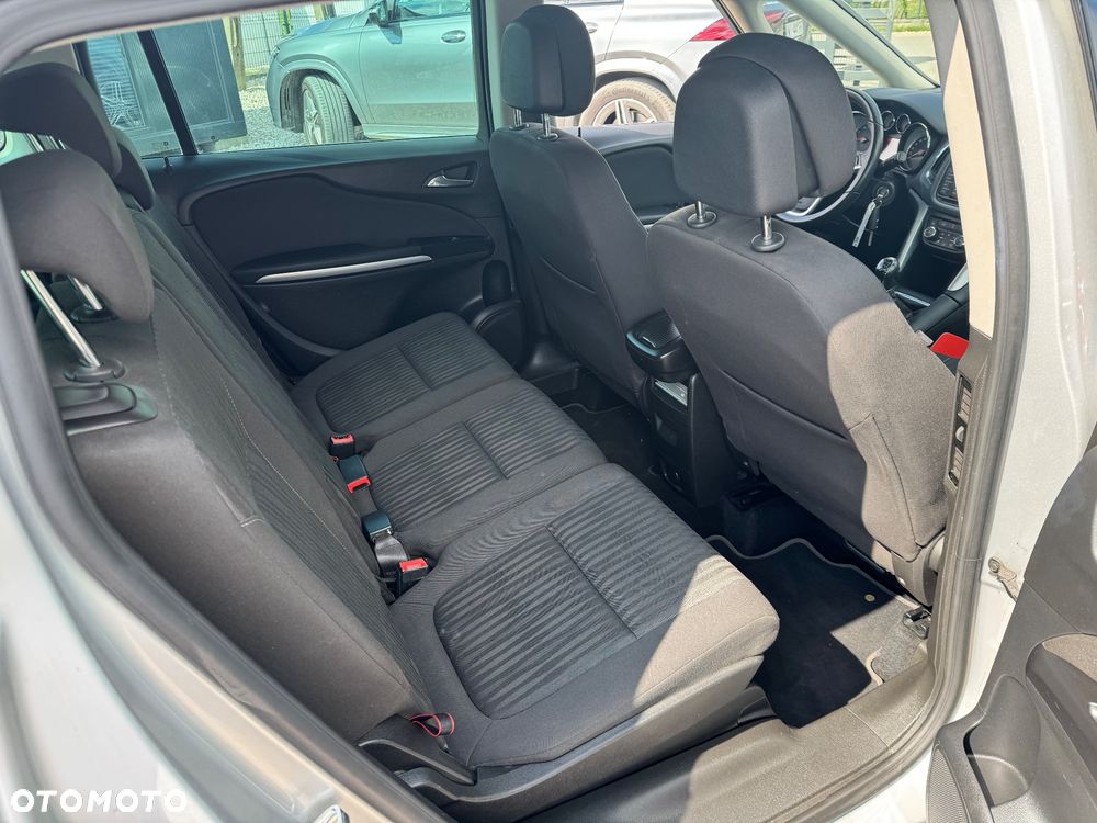 Opel Zafira - 10