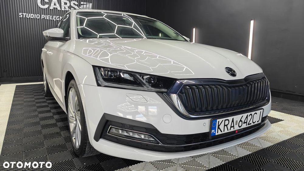 Skoda Octavia 2.0 TDI DSG First Edition - 1