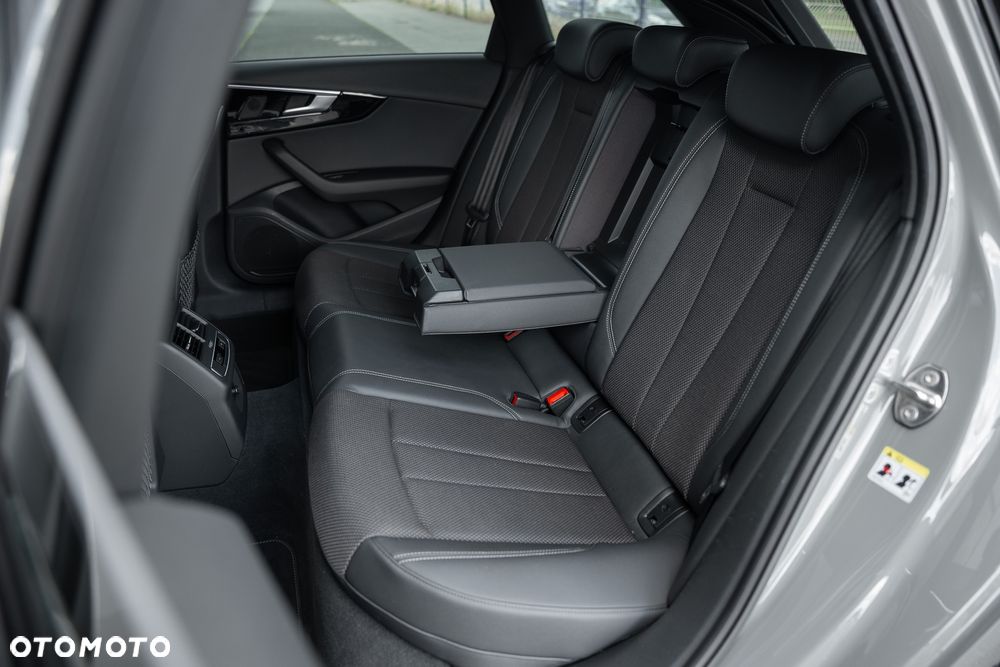 Audi A4 Avant 35 TFSI S tronic S line - 35