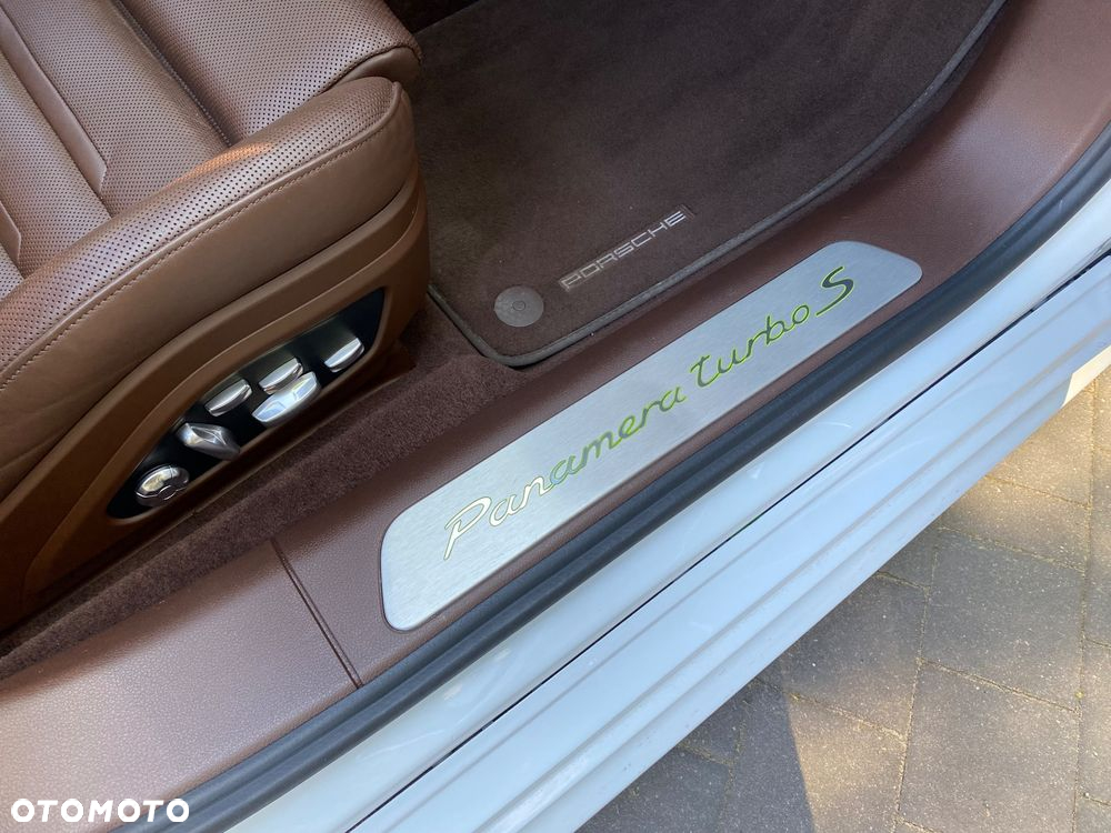 Porsche Panamera - 28