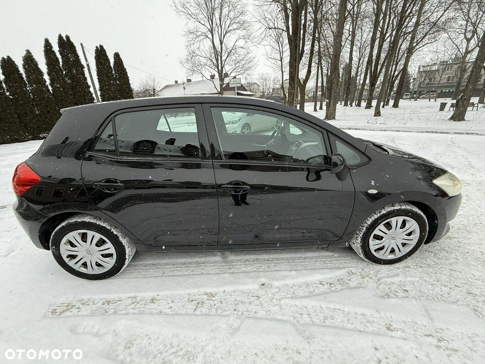 Toyota Auris - 12