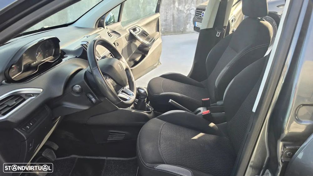 Peugeot 208 1.6 BlueHDi Allure - 11