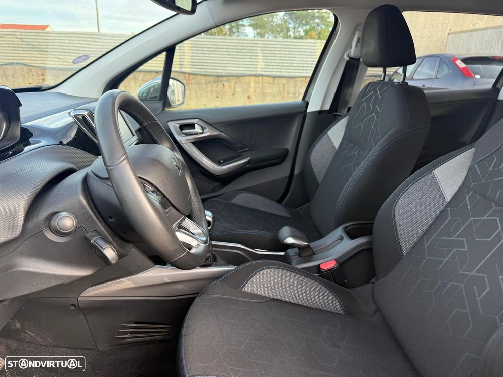 Peugeot 2008 PureTech 130 GPF Stop&Start Signature - 8