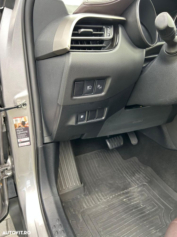 Toyota C-HR Hybrid Style - 19