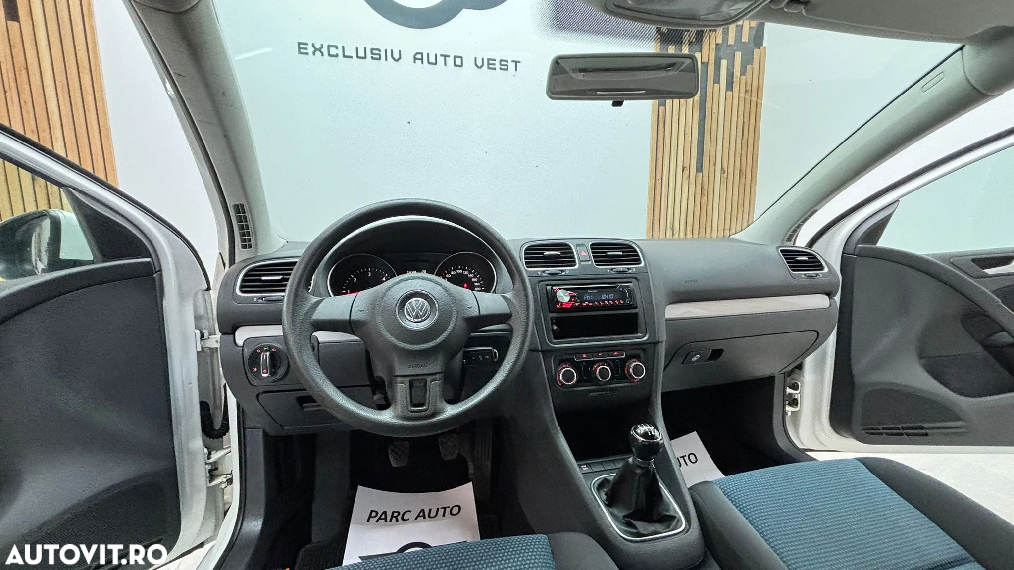 Volkswagen Golf 1.6 TDI DPF BlueMotion - 18
