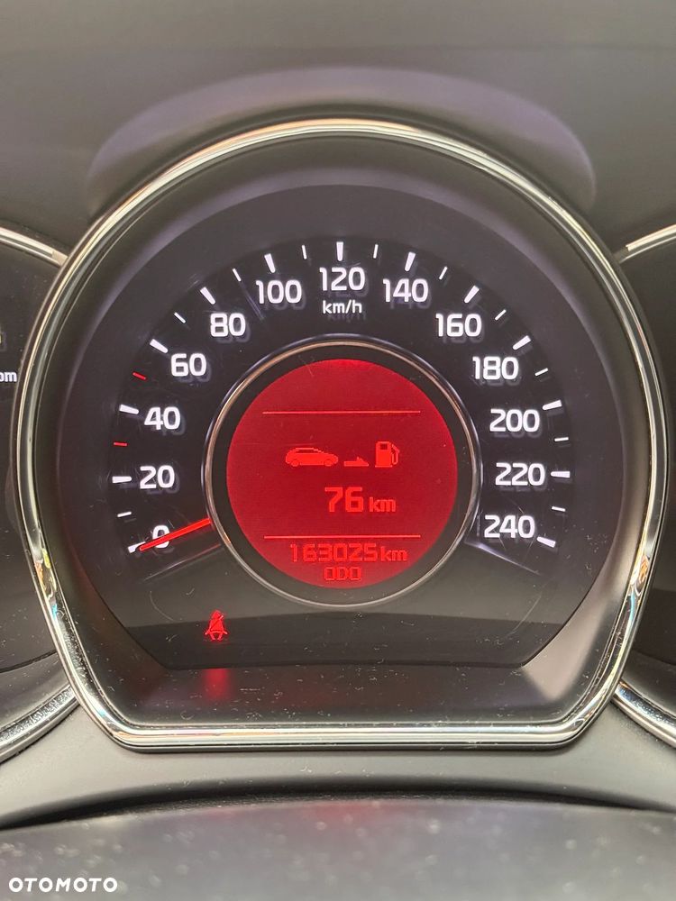 Kia Ceed - 11