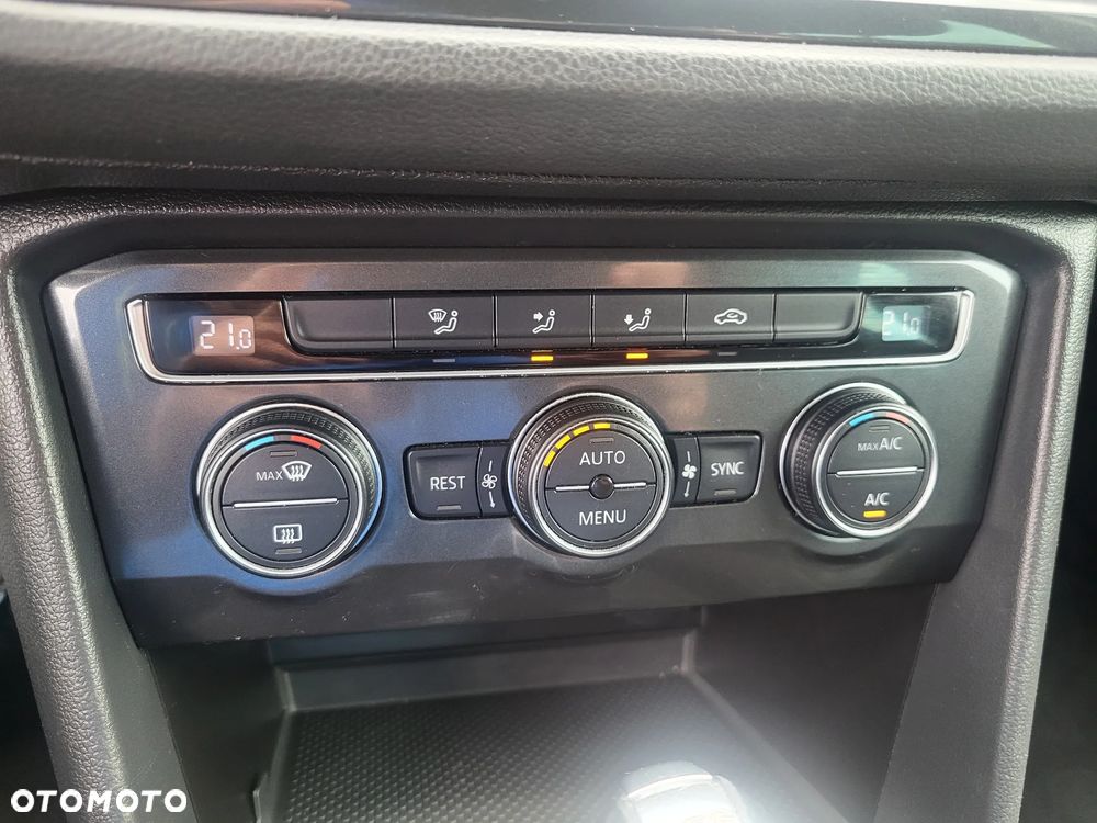 Volkswagen Tiguan - 16