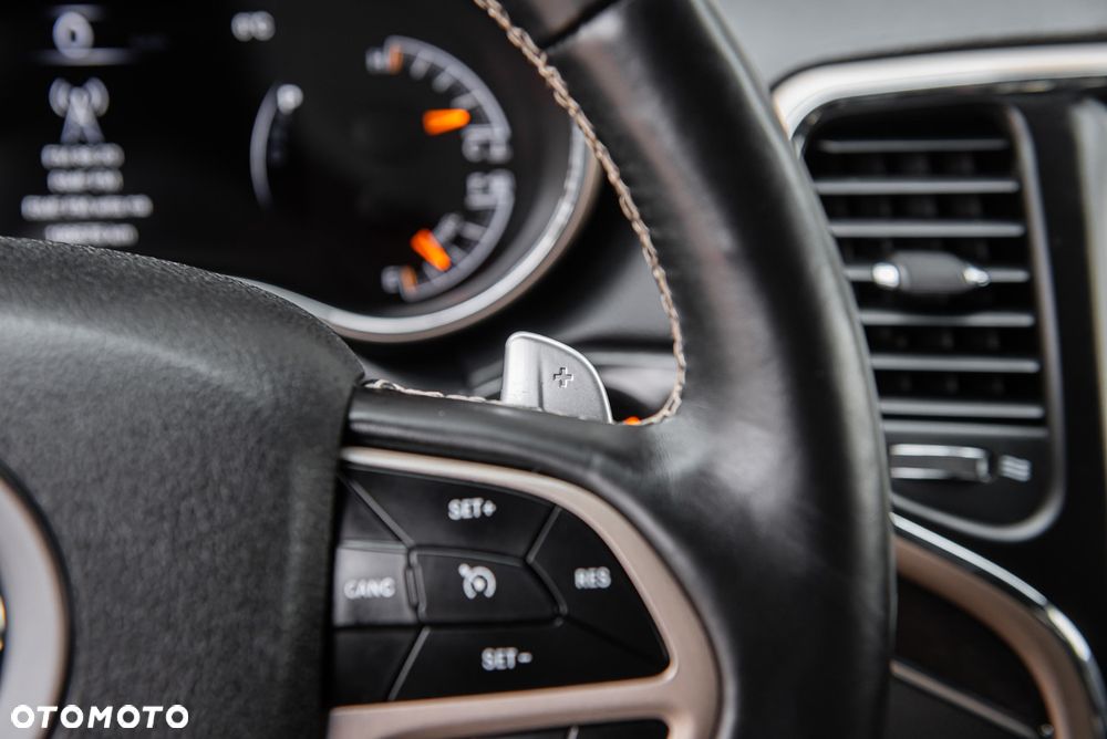 Jeep Grand Cherokee - 23