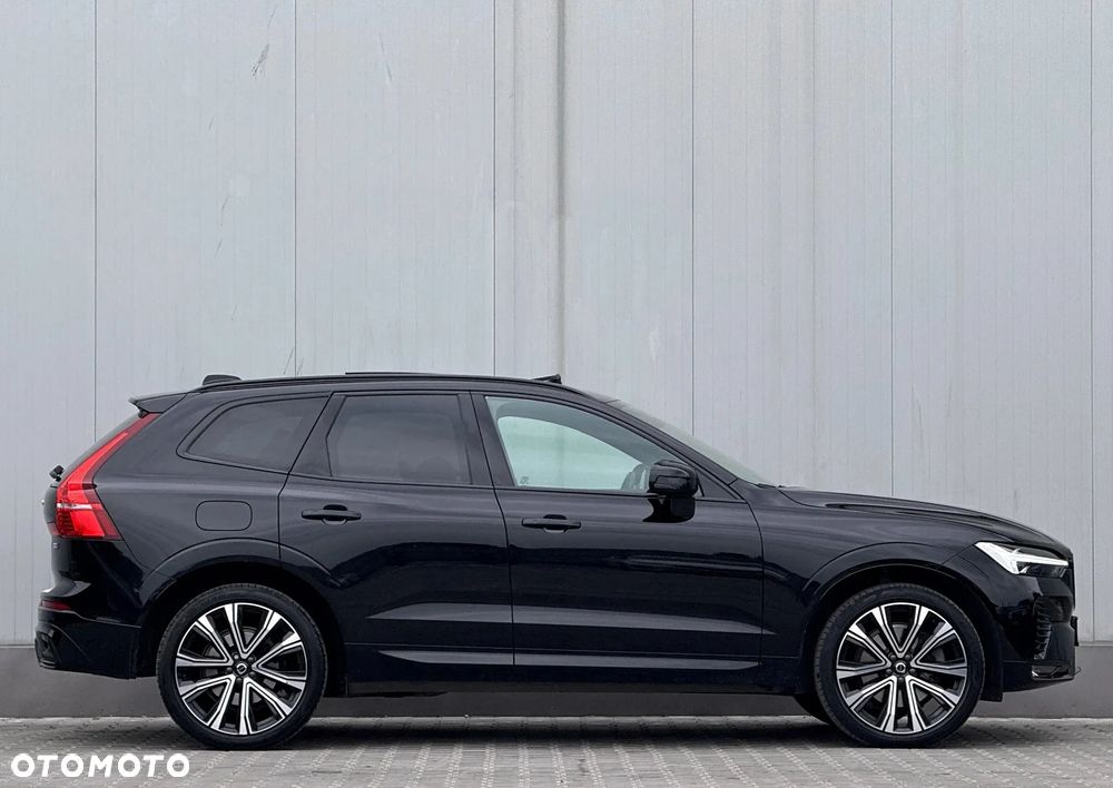 Volvo XC 60 B4 D AWD Plus Dark - 21