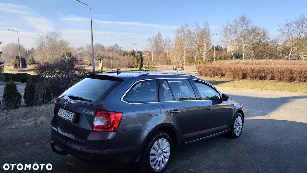 Skoda Octavia 2.0 TDI DSG Ambition - 23