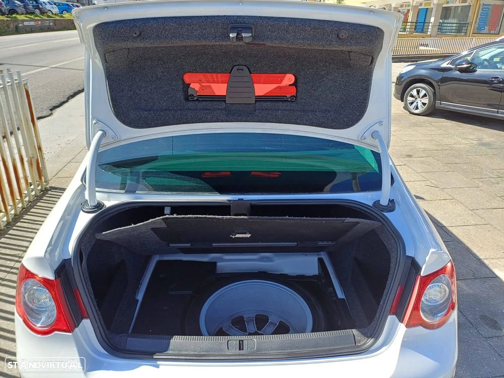 VW Passat 2.0 TDI Sportline R-Line - 16