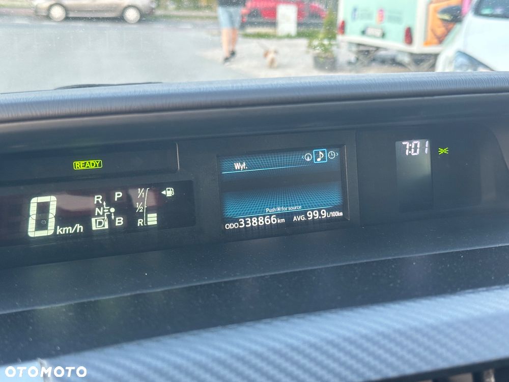 Toyota Prius+ (Hybrid) Executive - 32