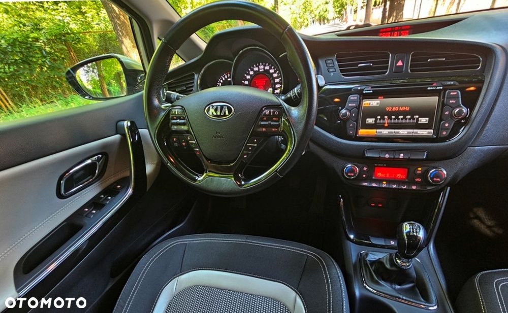 Kia Ceed 1.6 GDI Platinum Edition - 20