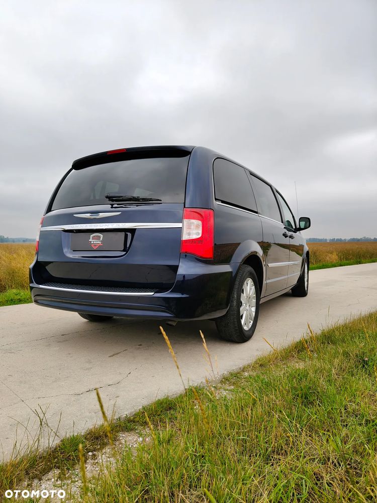 Chrysler Town & Country 3.6 Limited - 4