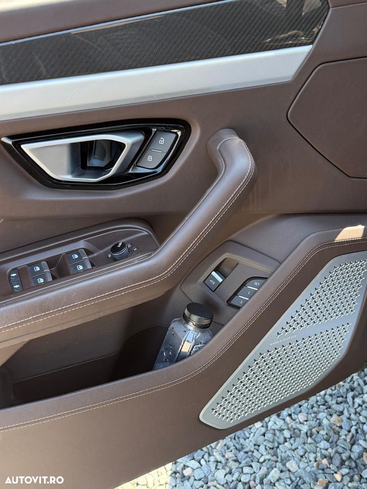 Lamborghini URUS Standard - 22