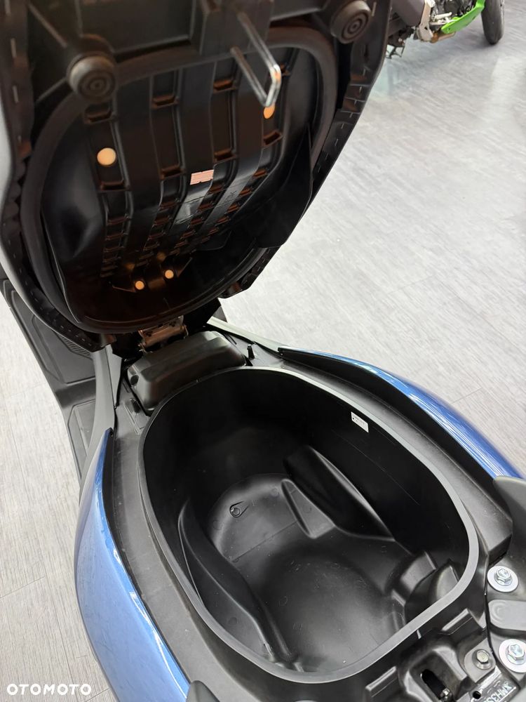 Yamaha NMAX - 28