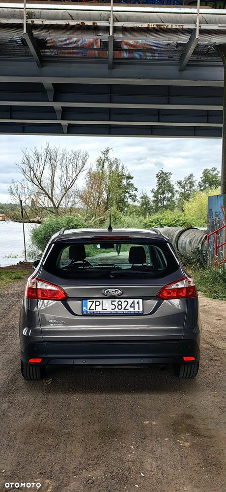 Ford Focus 1.6 Ambiente - 2