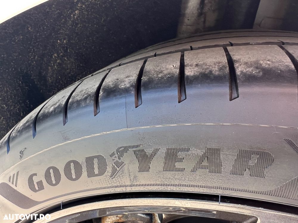 BMW Seria 5 525d xDrive AT - 22