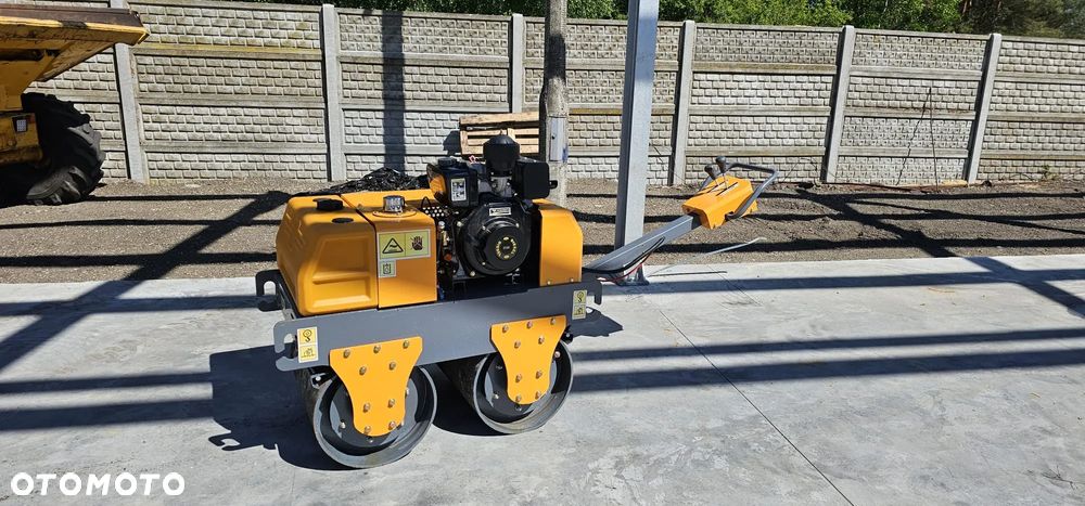 Walec wibracyjny starvox bomag - 1