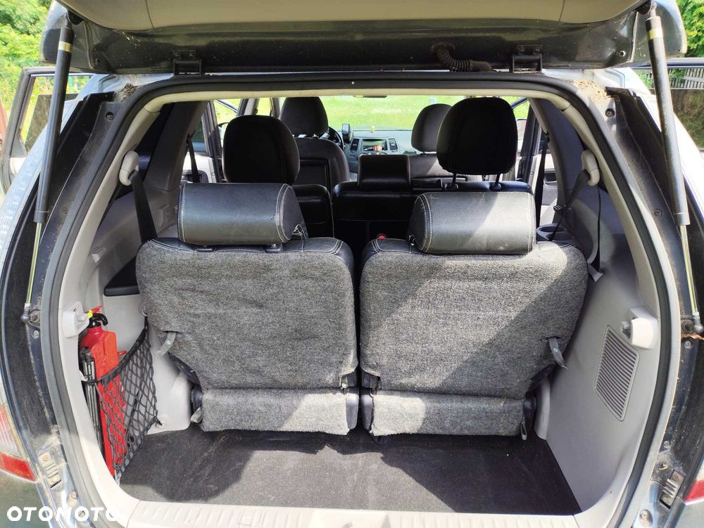 Mitsubishi Grandis - 7