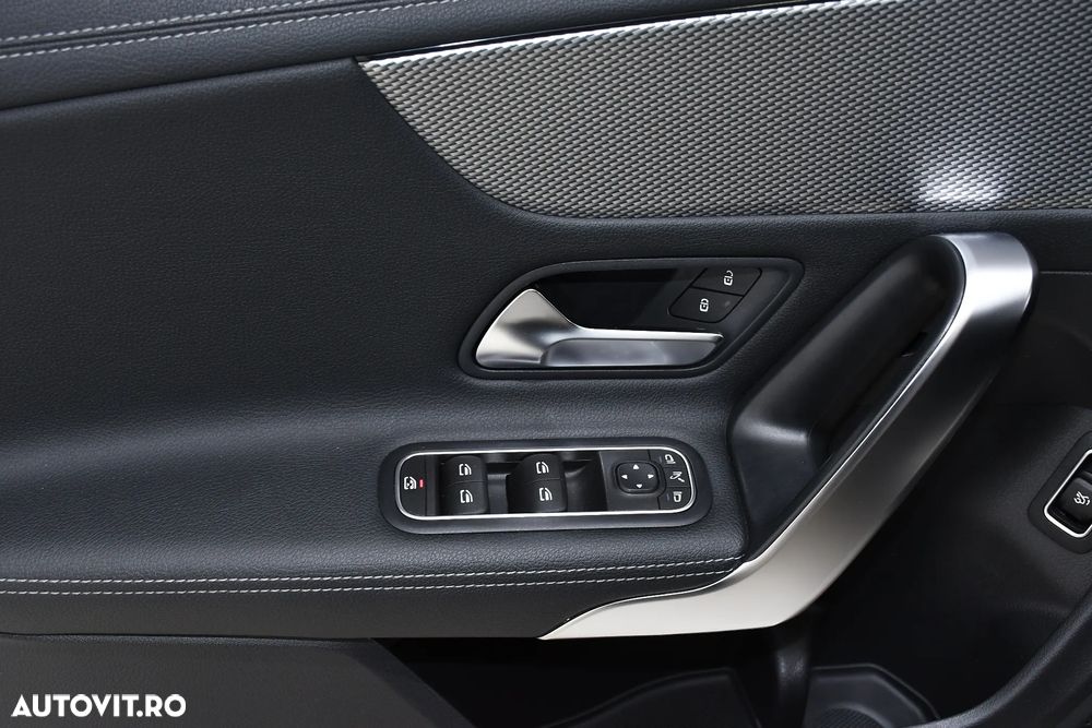 Mercedes-Benz CLA 200 - 35