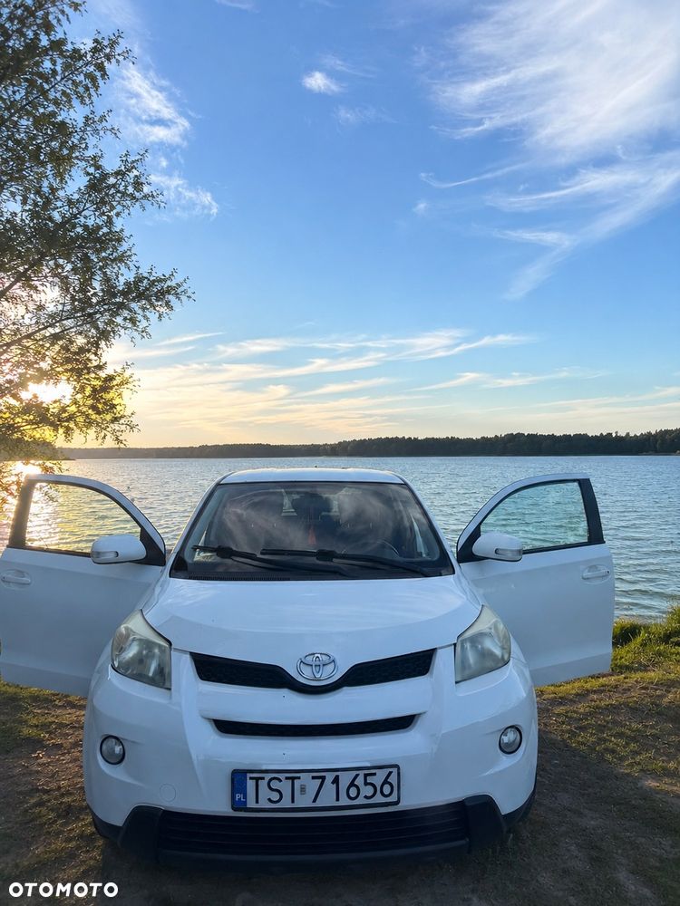 Toyota Urban Cruiser 2010 photo 2