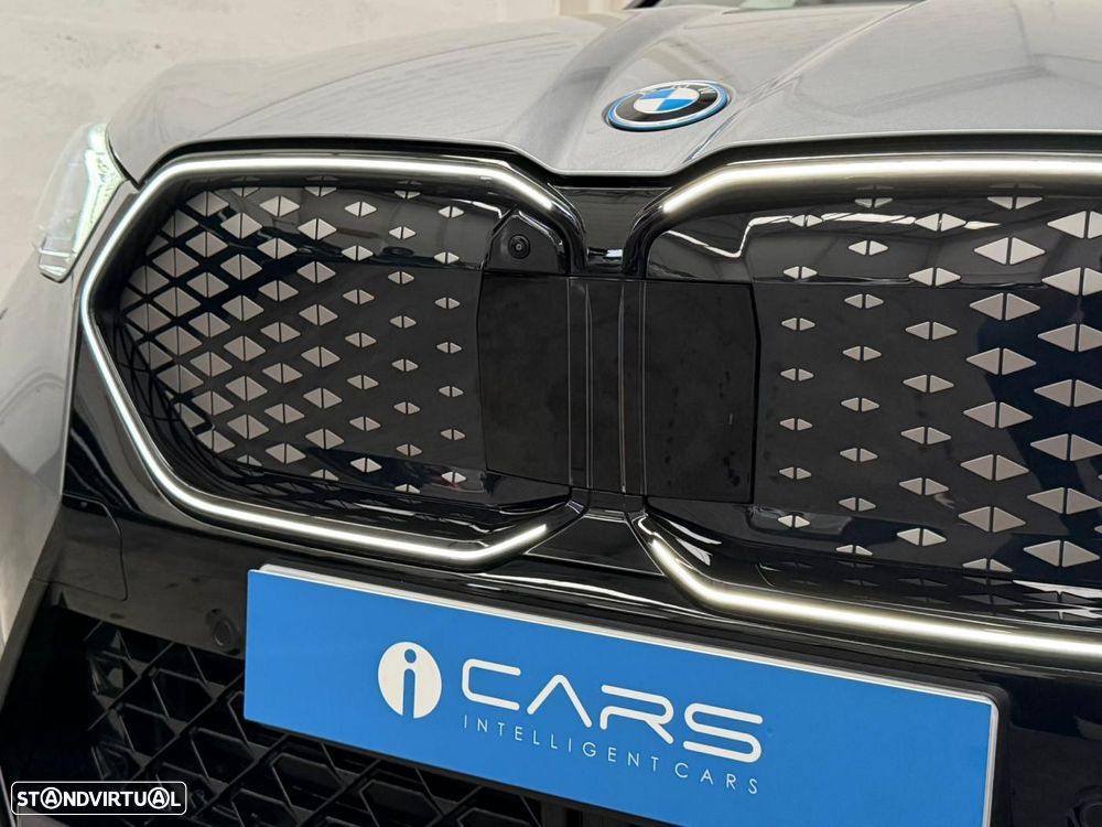 BMW iX2 eDrive20 Pack Desportivo M Pro - 15