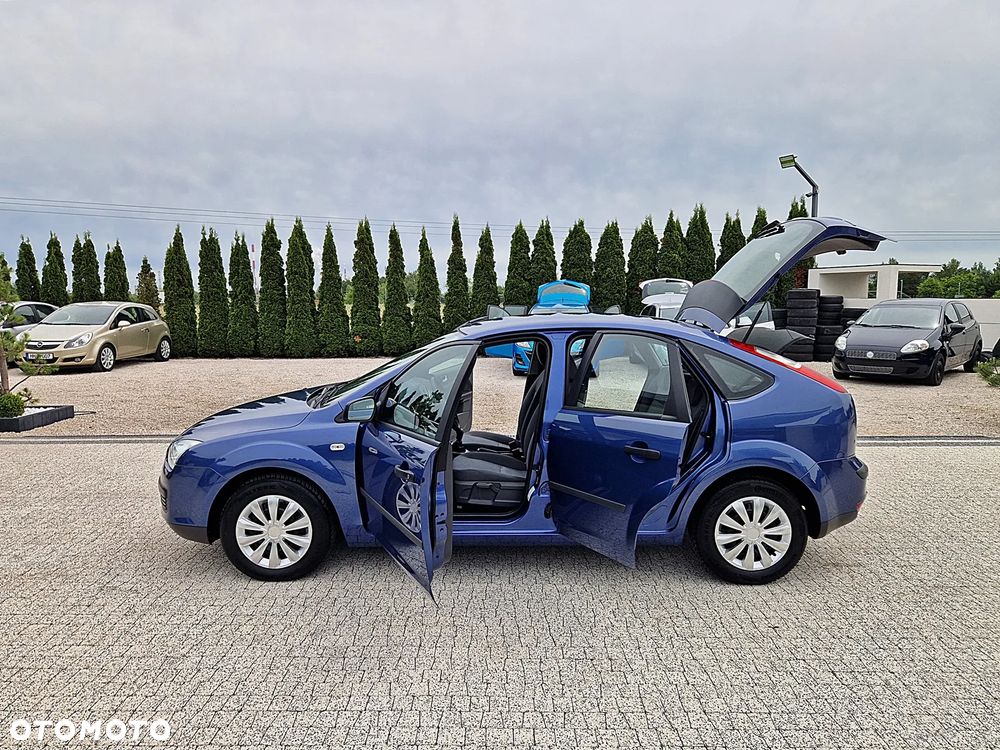 Ford Focus 1.6 16V Fun - 18