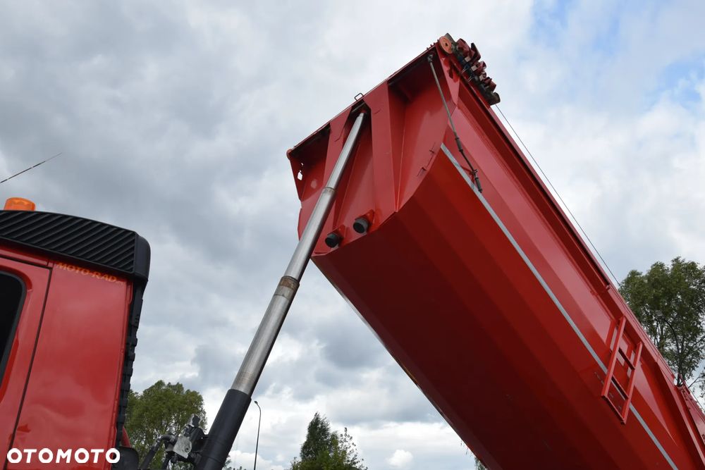 Volvo FMX380 / 8x4 / 13 LITROWY SILNIK / EURO 5 / WYWROTKA TYLNOZSYPOWA / HYDROKLAPA / KAMERA COFANIA / SERWISOWANA / SPROWADZONA - 24