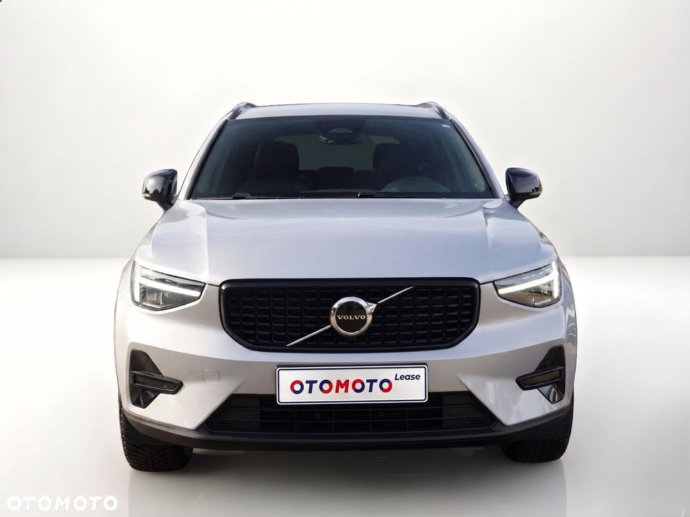 Volvo XC 40 B3 Plus Dark - 3