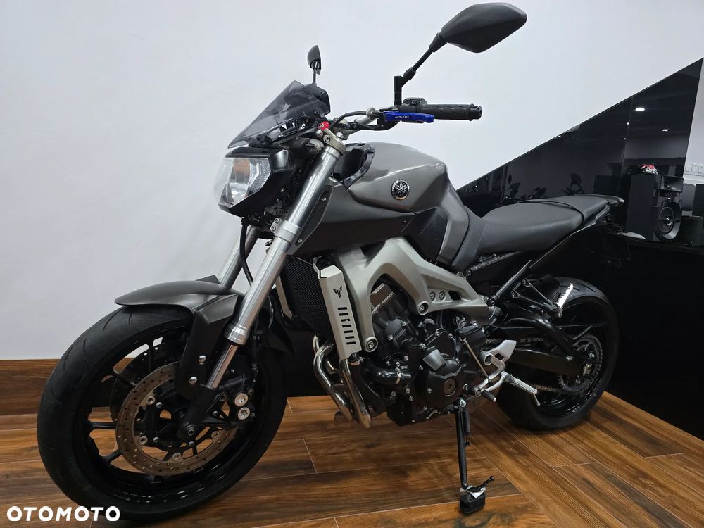 Yamaha MT - 24