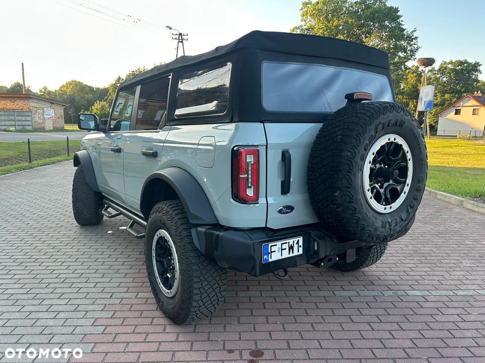 Ford Bronco - 6