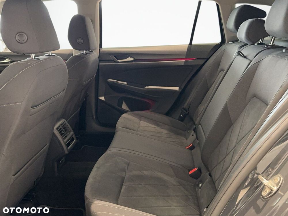 Volkswagen Golf Variant - 12