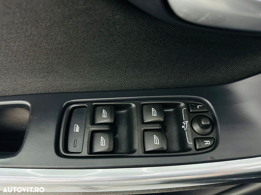 Volvo XC 60 D3 Momentum - 12