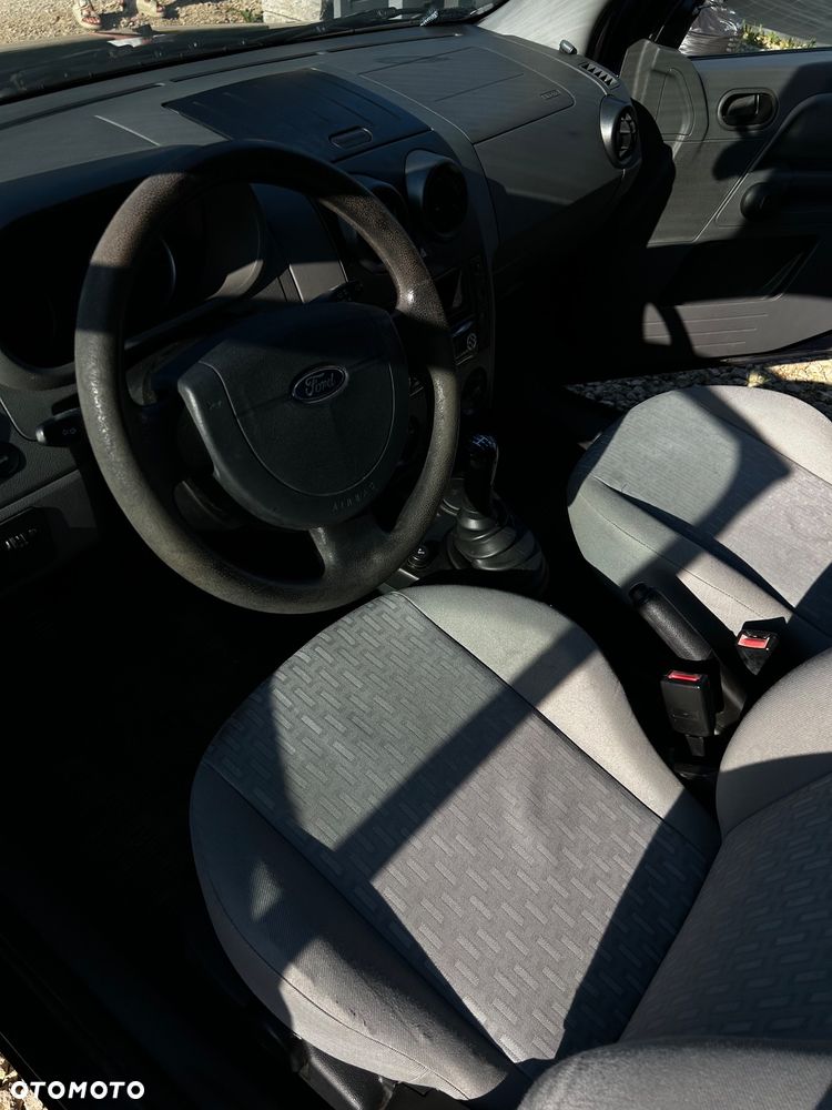 Ford Fusion 1.4 Ambiente - 13