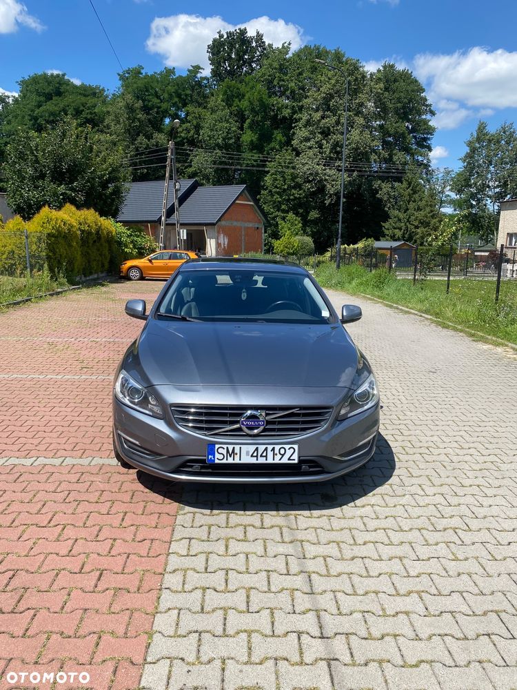 Volvo V60 D4 Drive-E Dynamic Edition (Momentum) - 2