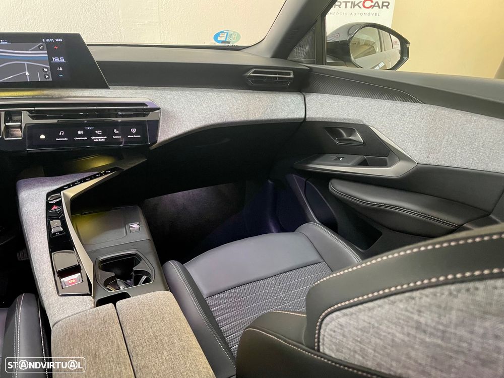 Peugeot 3008 1.2 Hybrid Allure Pack e-DCS6 - 19