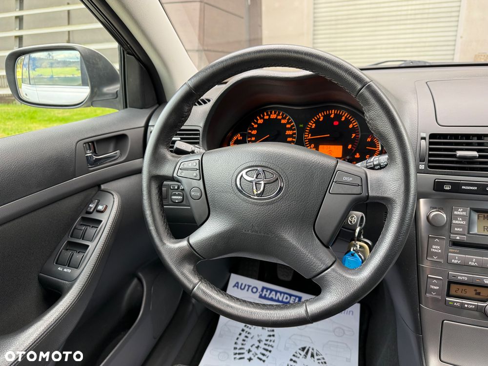 Toyota Avensis 1.8 VVT-i Combi Sol - 30