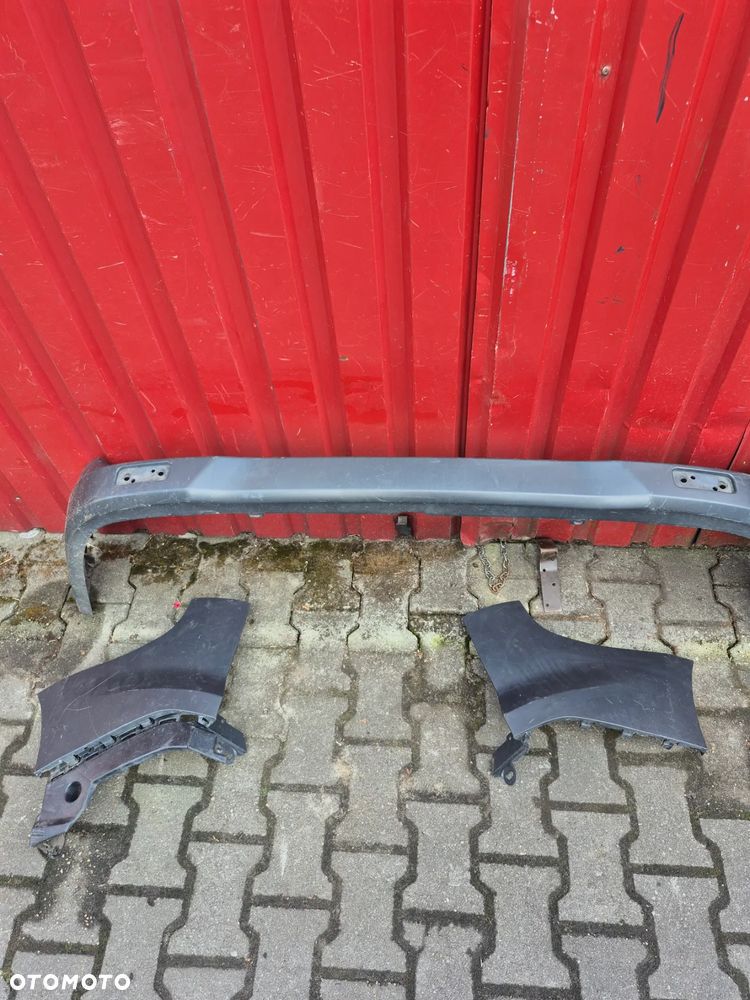 Ford Courier zderzak tylny ET76-17K823-AL - 4