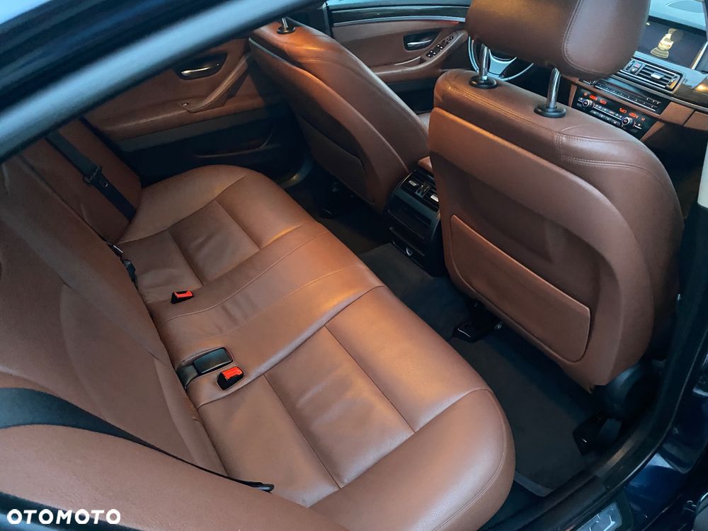 BMW Seria 5 520d Luxury Line - 8