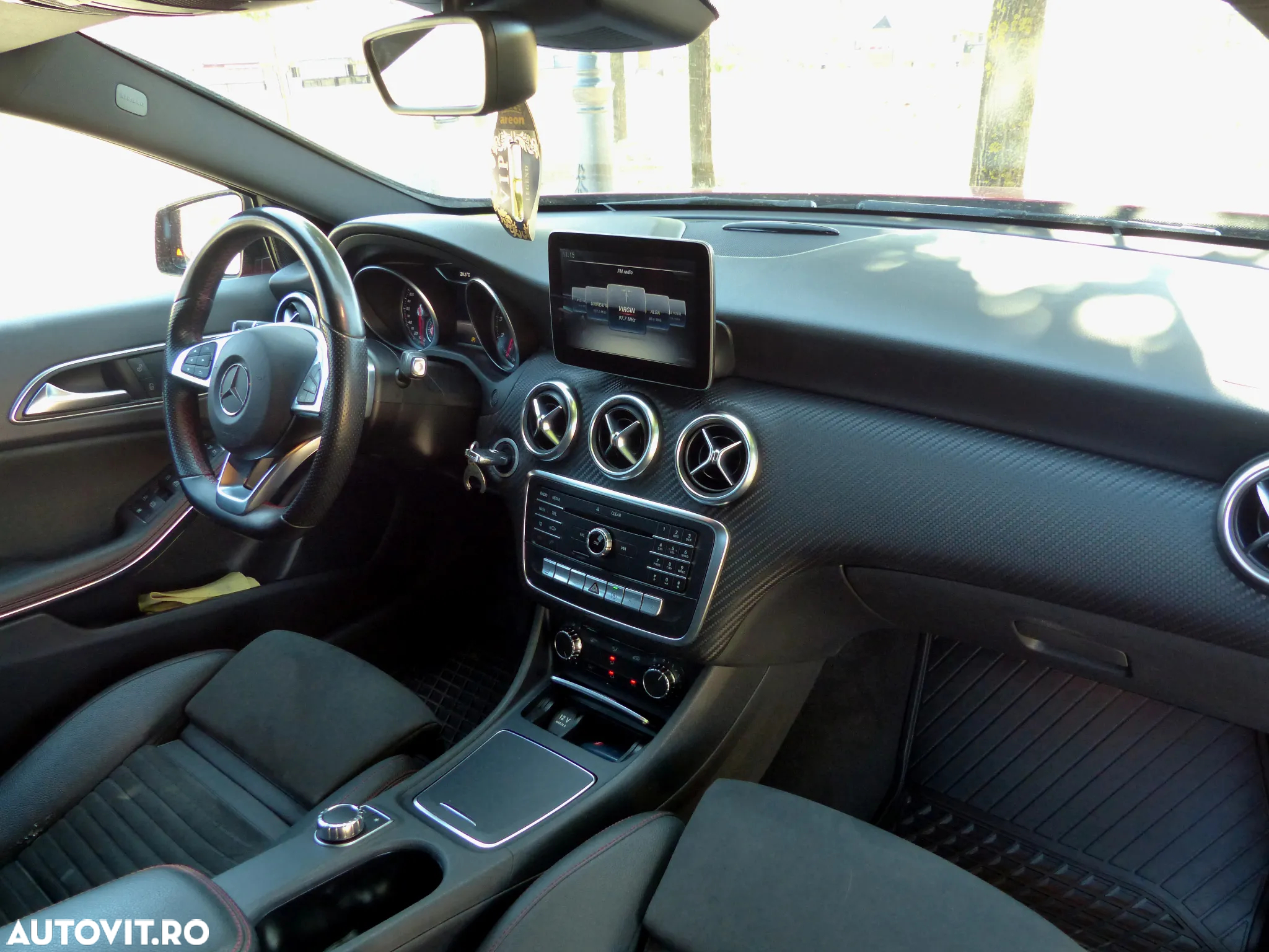 Mercedes-Benz A 180 7G-DCT AMG Line - 7