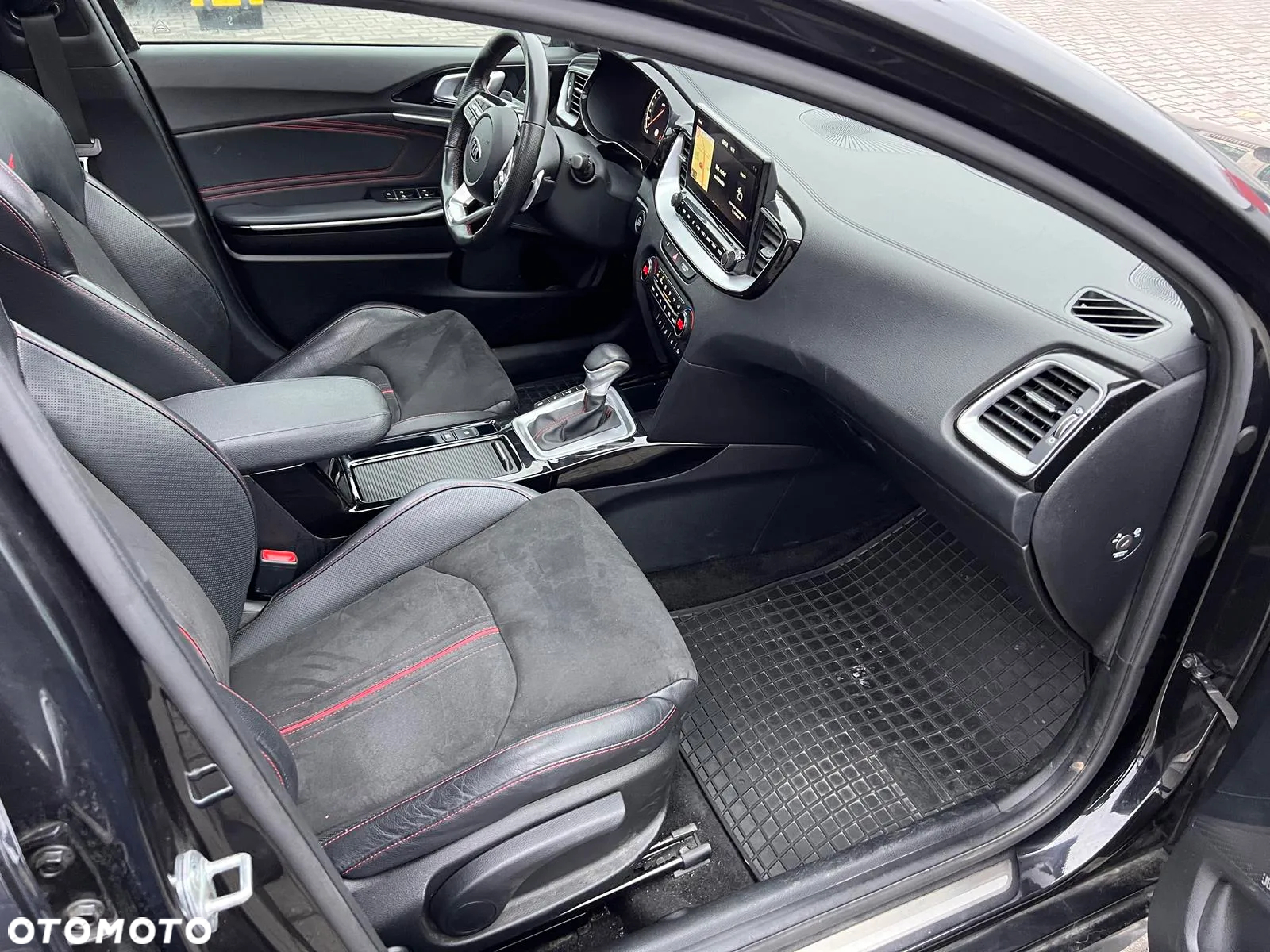Kia ProCeed 1.6 T-GDI GT DCT - 23