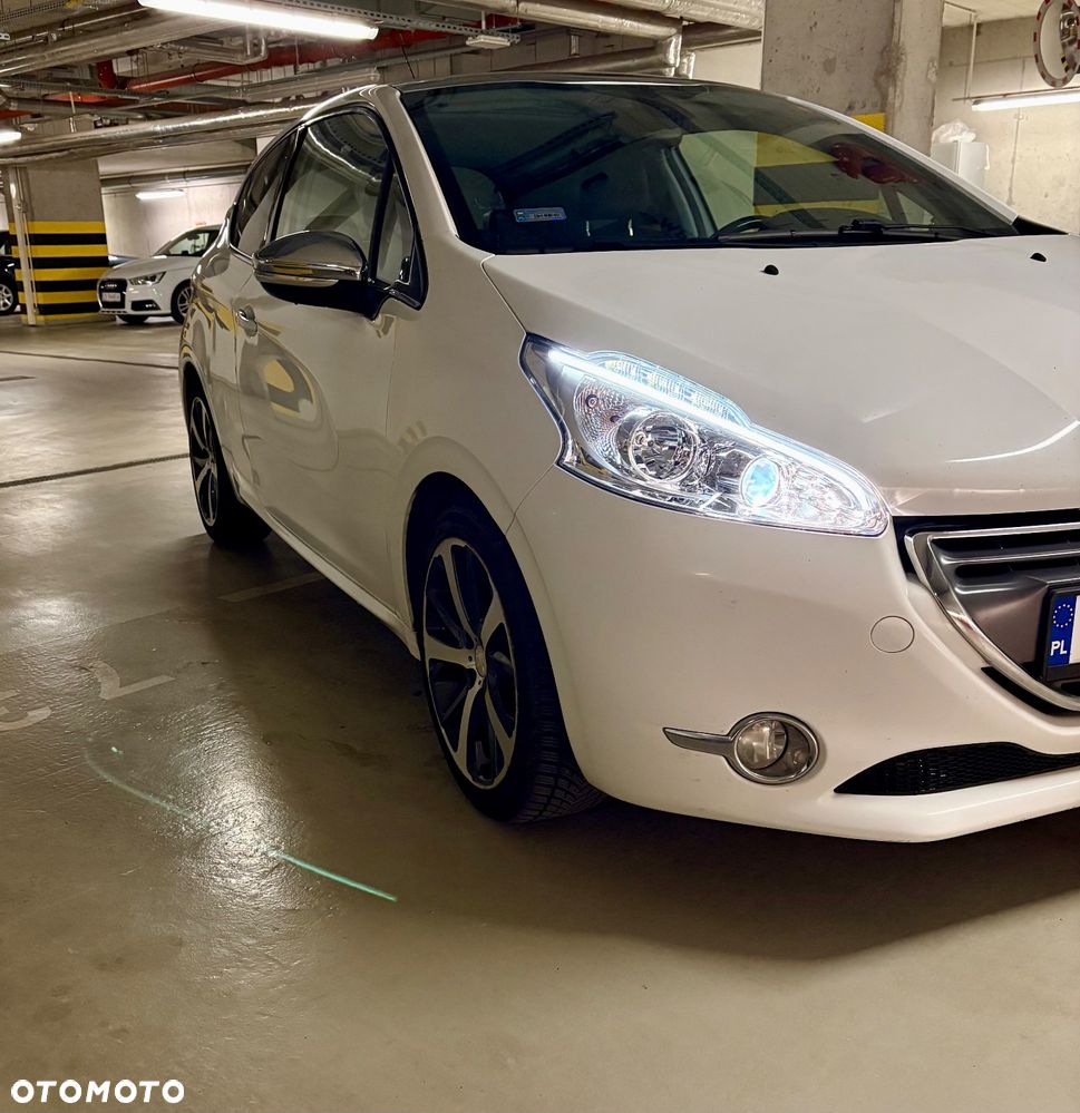 Peugeot 208 e-HDi 92 Stop&Start Allure - 1