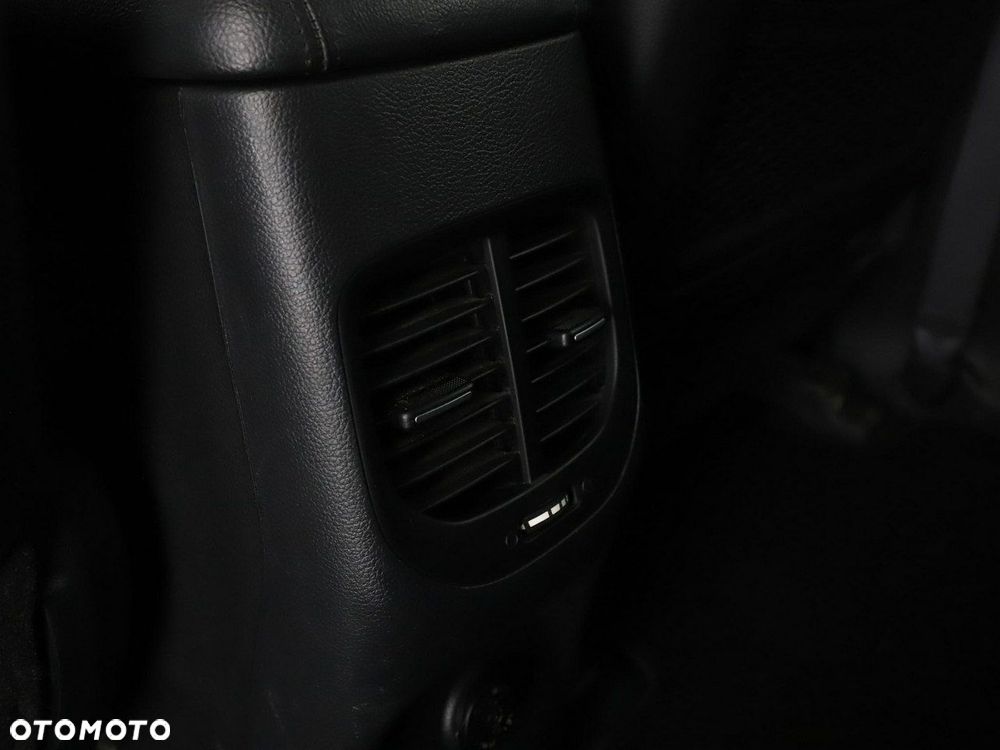 Kia Carens 1.6 GDI Dream-Team Edition - 38