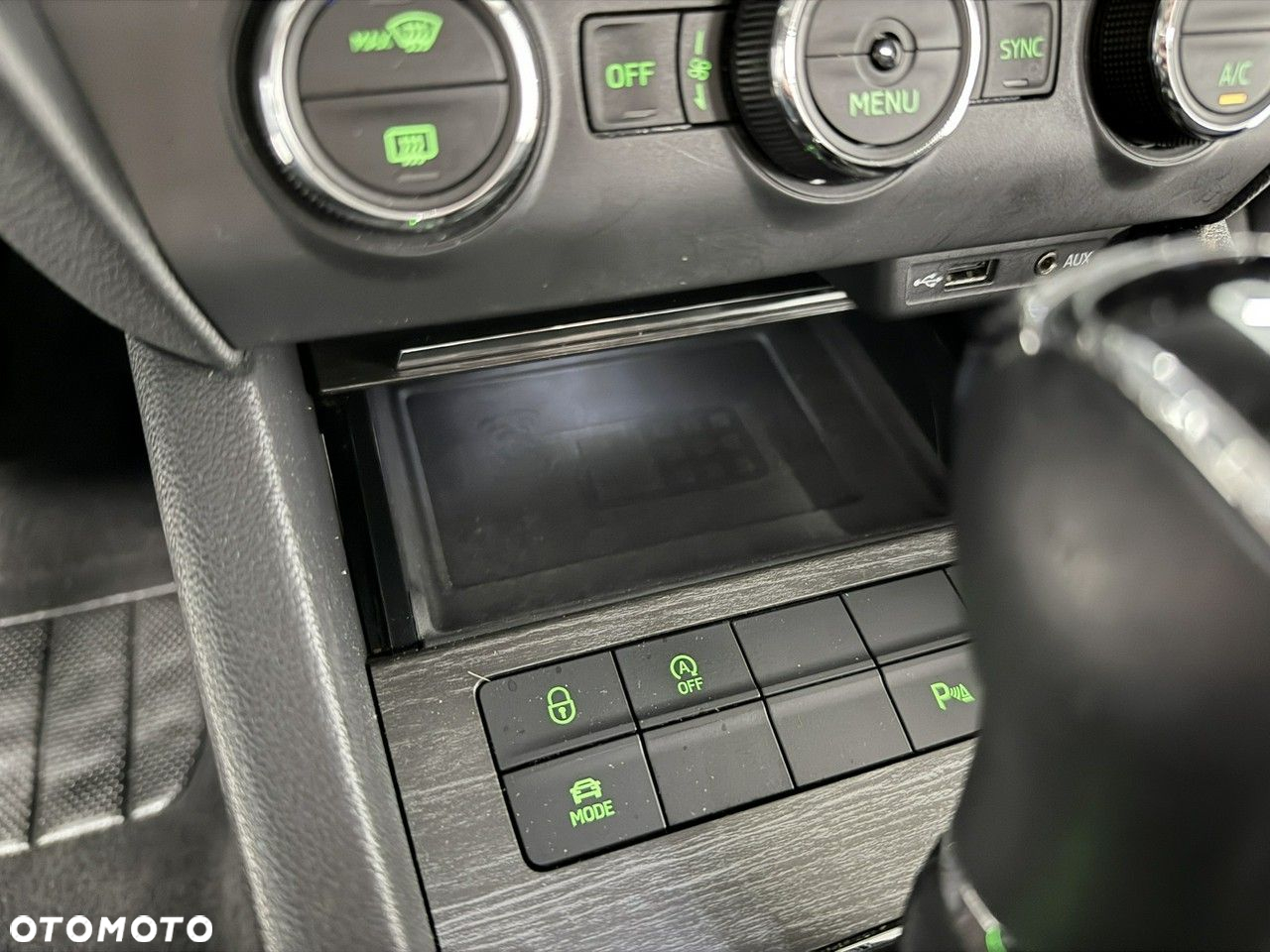Skoda Octavia Combi 2.0 TDI 4x4 DSG Scout - 23