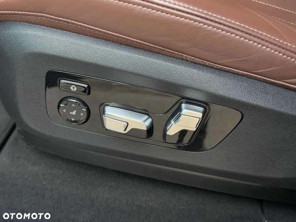 BMW X7 xDrive30d - 11