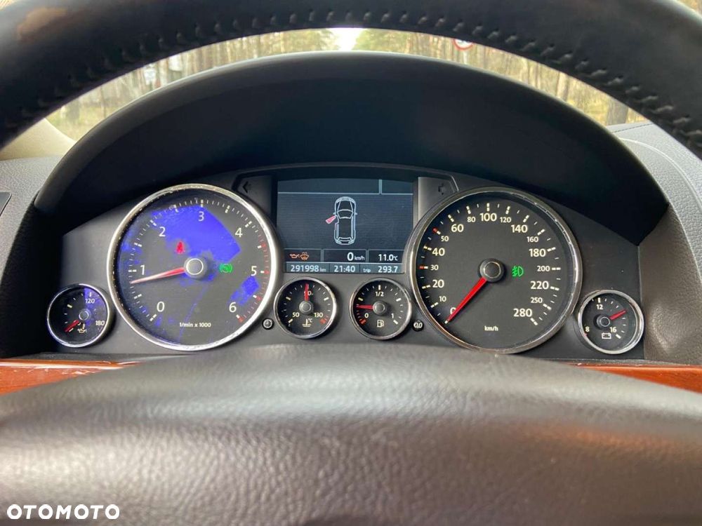 Volkswagen Touareg - 19