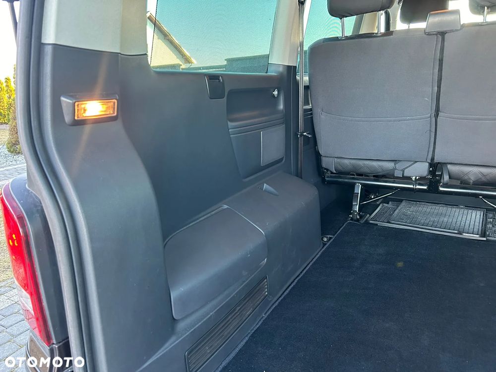 Volkswagen Caravelle - 20